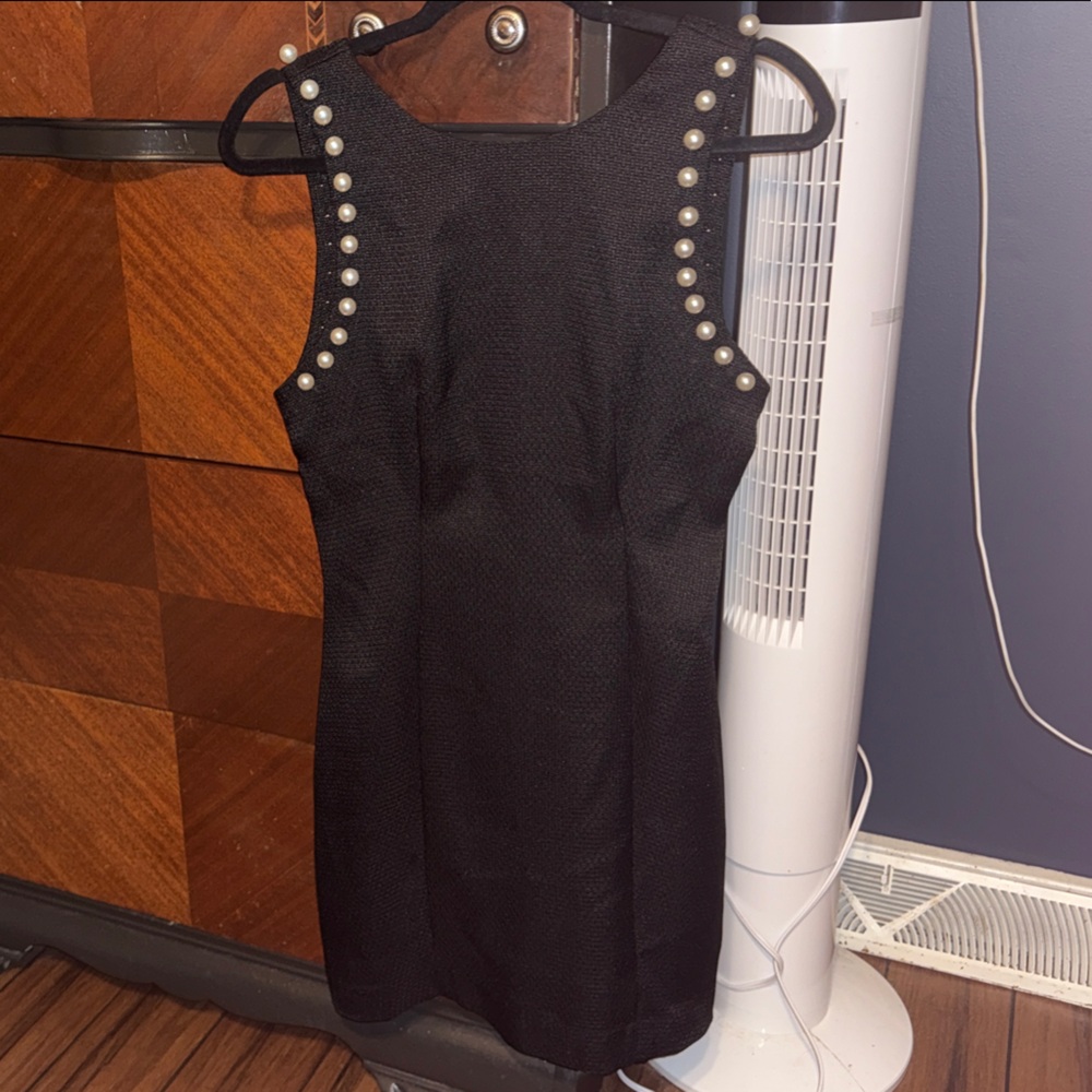 Black Sleeveless Pearl-Trim Sheath Dress